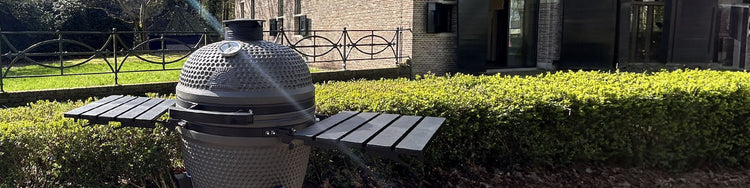 Mooie grijze bestcharcoal kamado 21 inch in het zonnetje