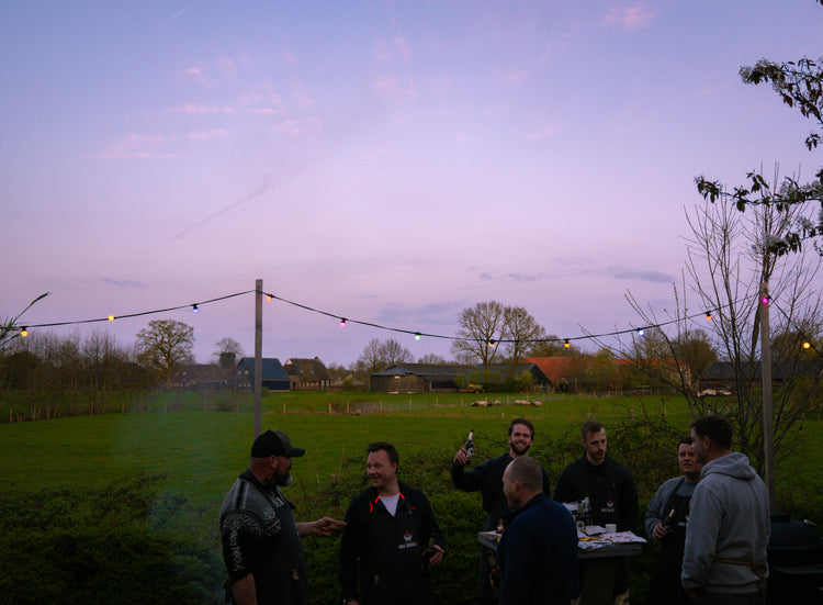 Team bij een BBQ-bedrijfsuitje van BBQ Wereld in Ruinen