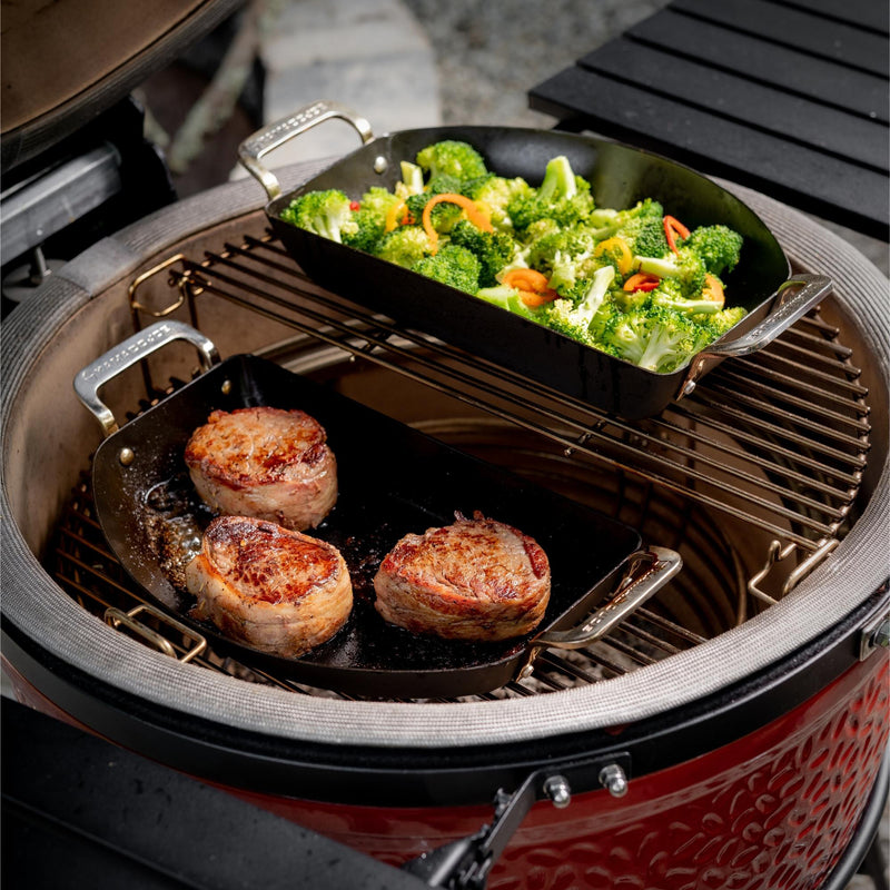 Laad afbeelding in galerij, Kamado Joe Karbon Steel Half Moon Pan Set
