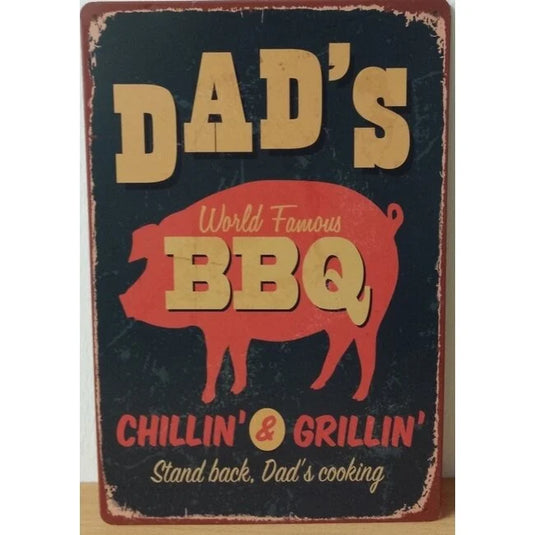 BBQ Wandbord Metaal 'Dad's World Famous BBQ' - 25x33 cm